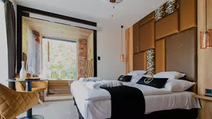 Penthouse szoba privát szaunával és jakuzzival